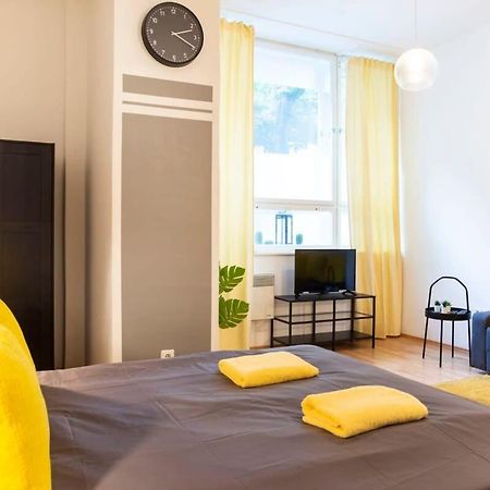 Cozy 2 Room Apartment Next To Hermannstrasse Berlin Kültér fotó