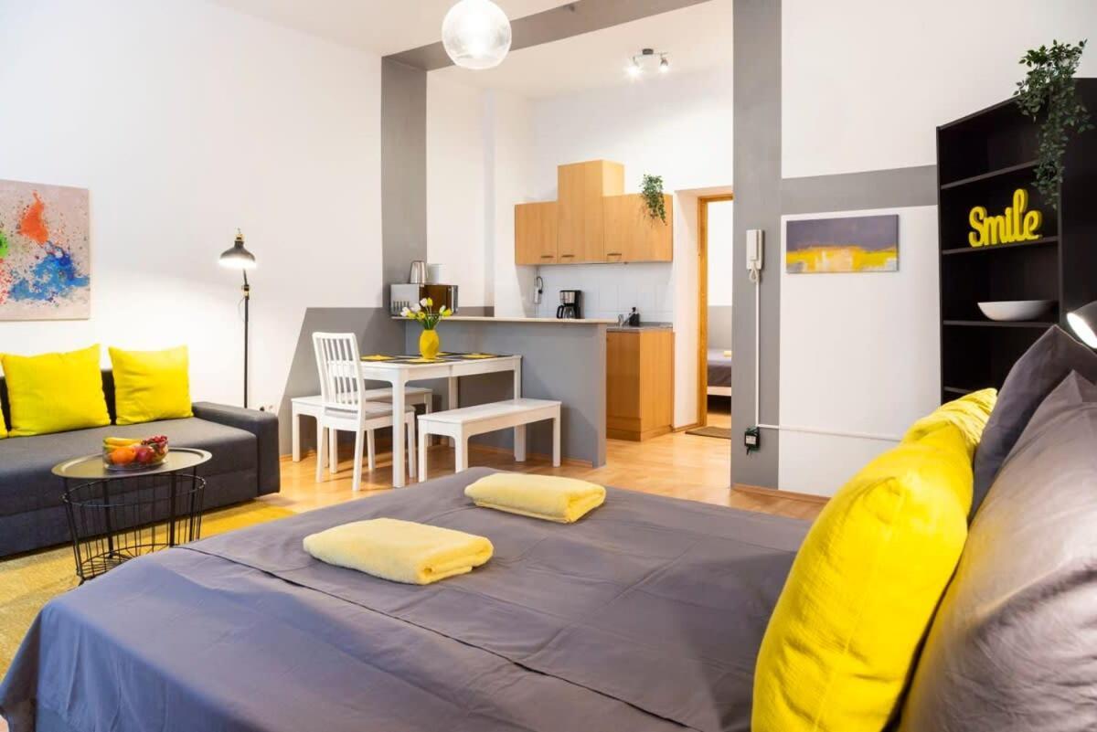 Cozy 2 Room Apartment Next To Hermannstrasse Berlin Kültér fotó