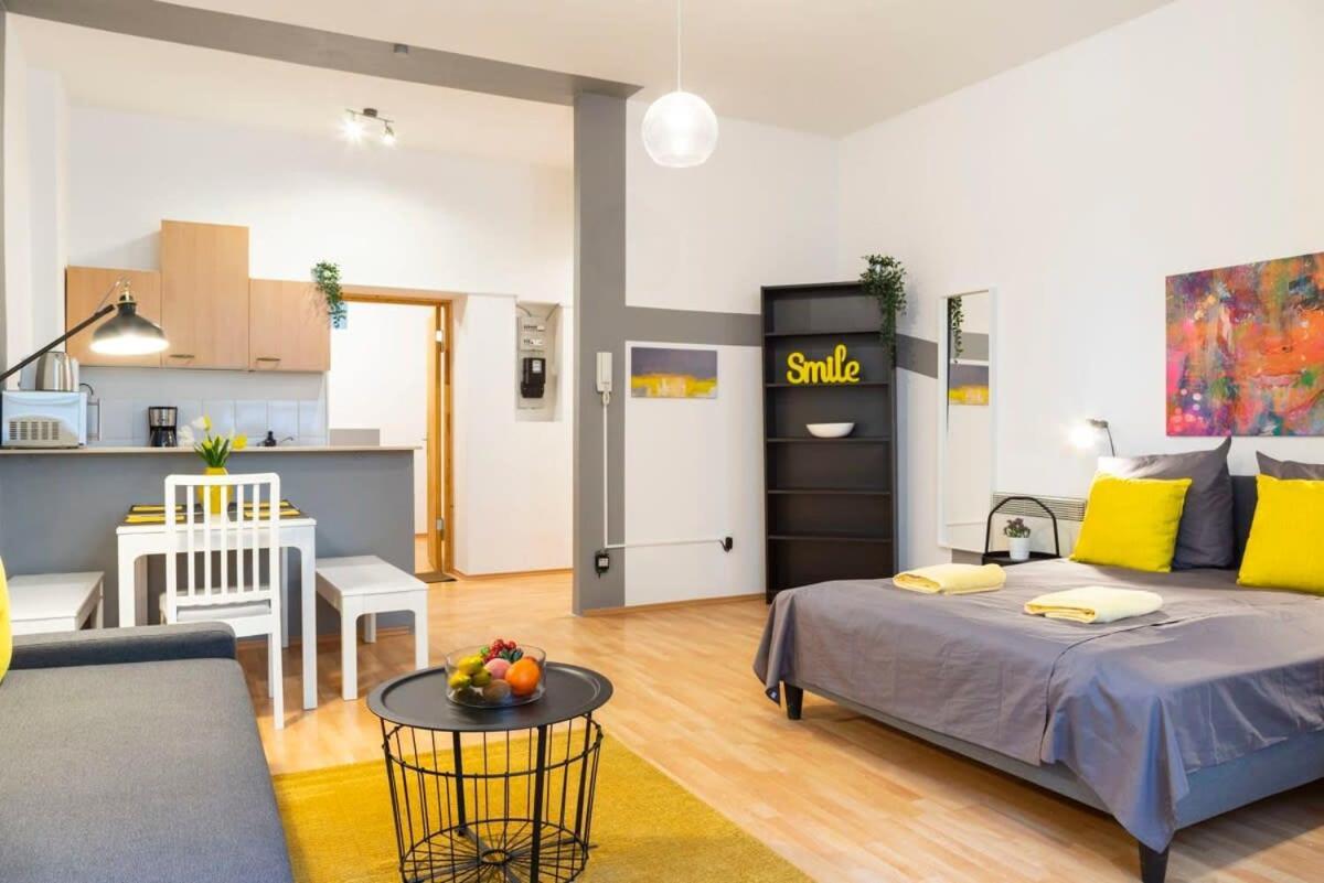Cozy 2 Room Apartment Next To Hermannstrasse Berlin Kültér fotó