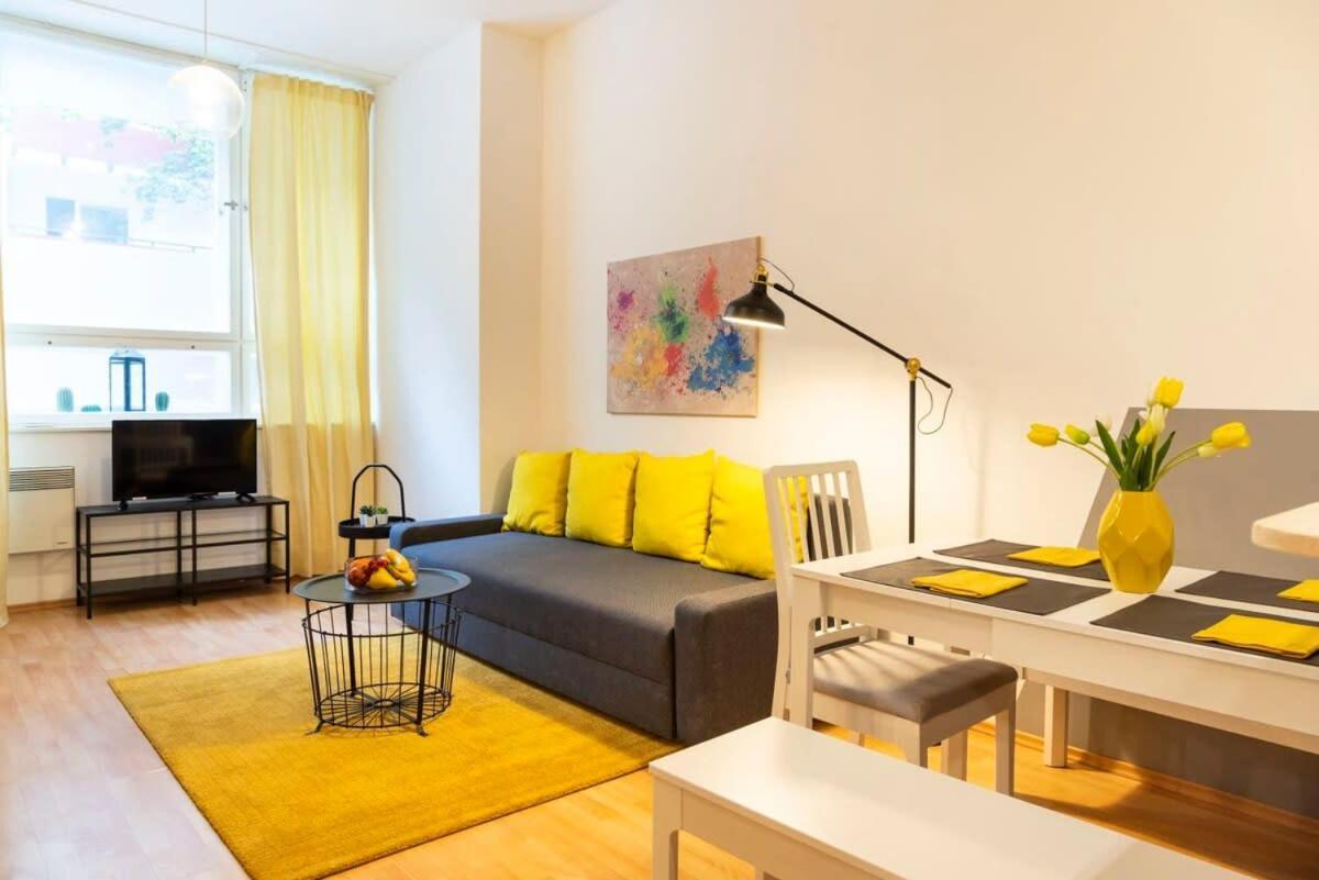 Cozy 2 Room Apartment Next To Hermannstrasse Berlin Kültér fotó