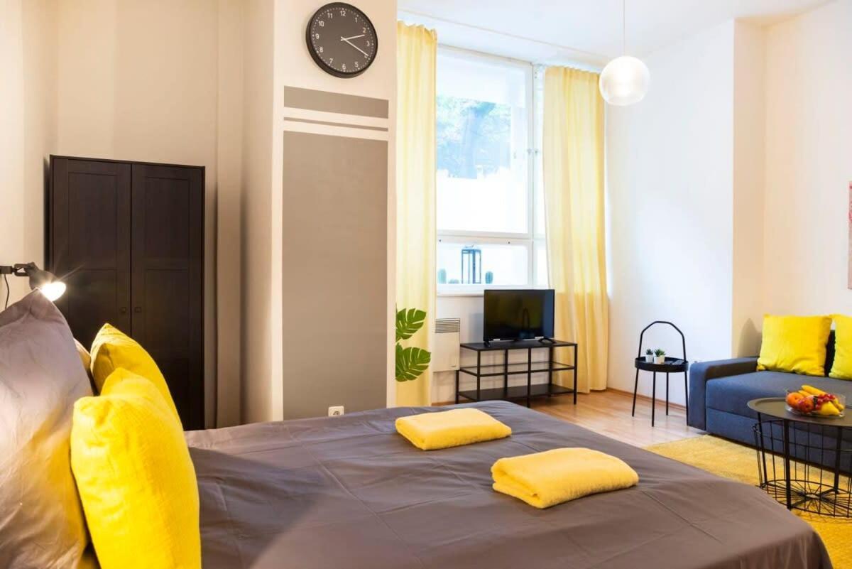 Cozy 2 Room Apartment Next To Hermannstrasse Berlin Kültér fotó