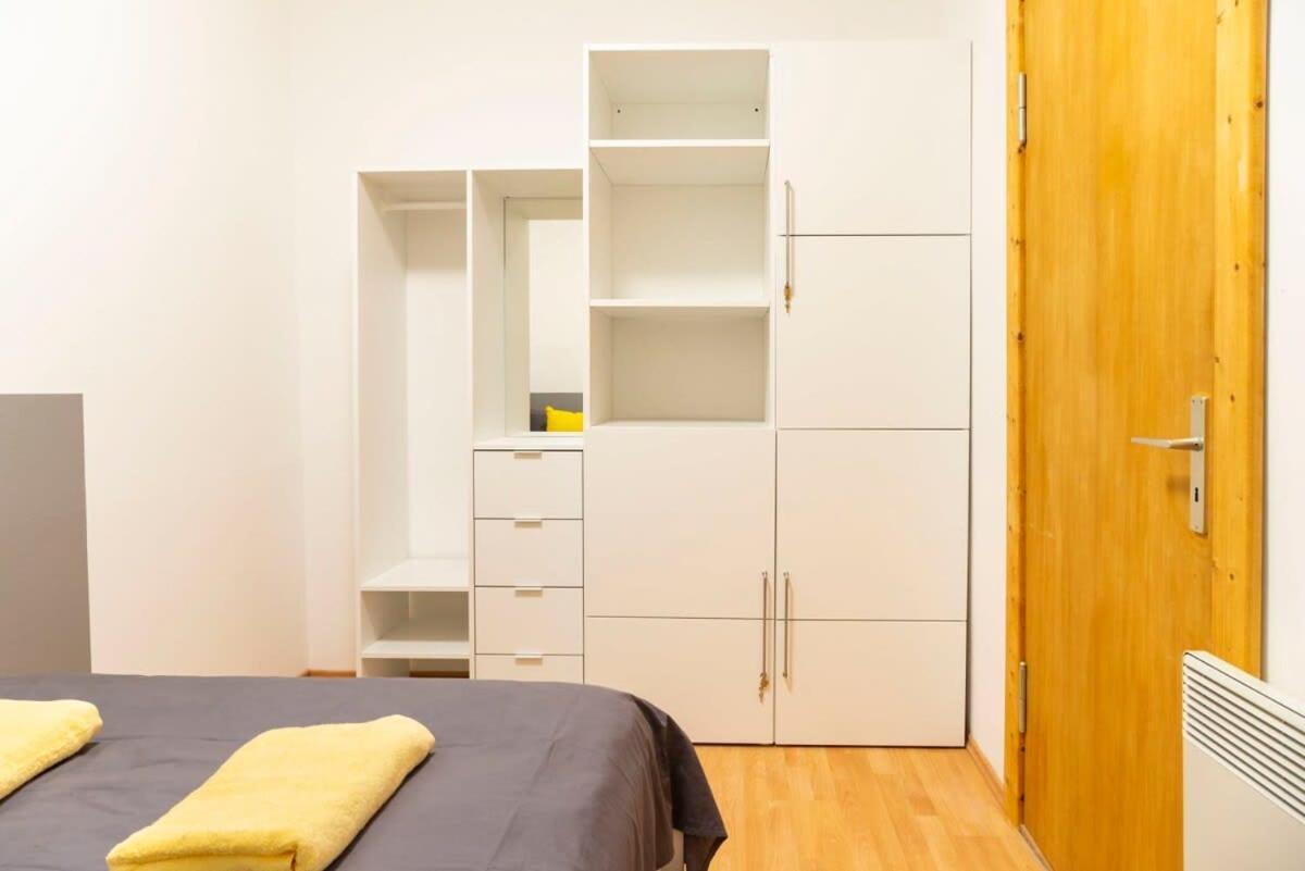 Cozy 2 Room Apartment Next To Hermannstrasse Berlin Kültér fotó