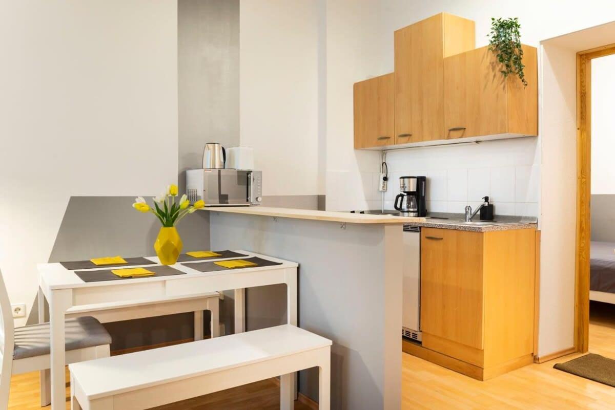 Cozy 2 Room Apartment Next To Hermannstrasse Berlin Kültér fotó