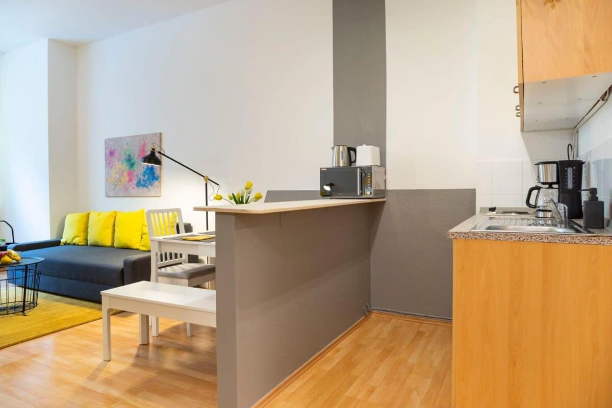 Cozy 2 Room Apartment Next To Hermannstrasse Berlin Kültér fotó