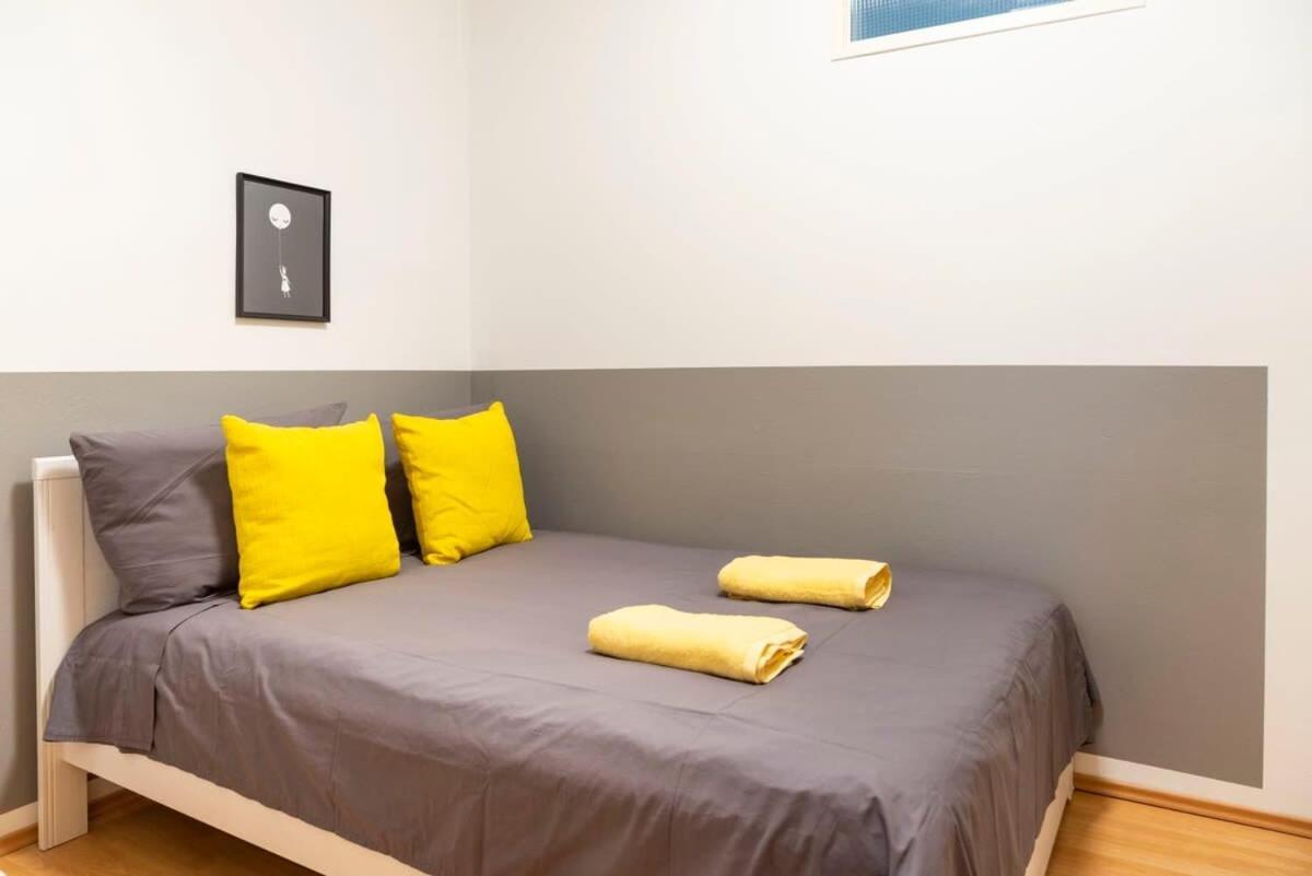 Cozy 2 Room Apartment Next To Hermannstrasse Berlin Kültér fotó